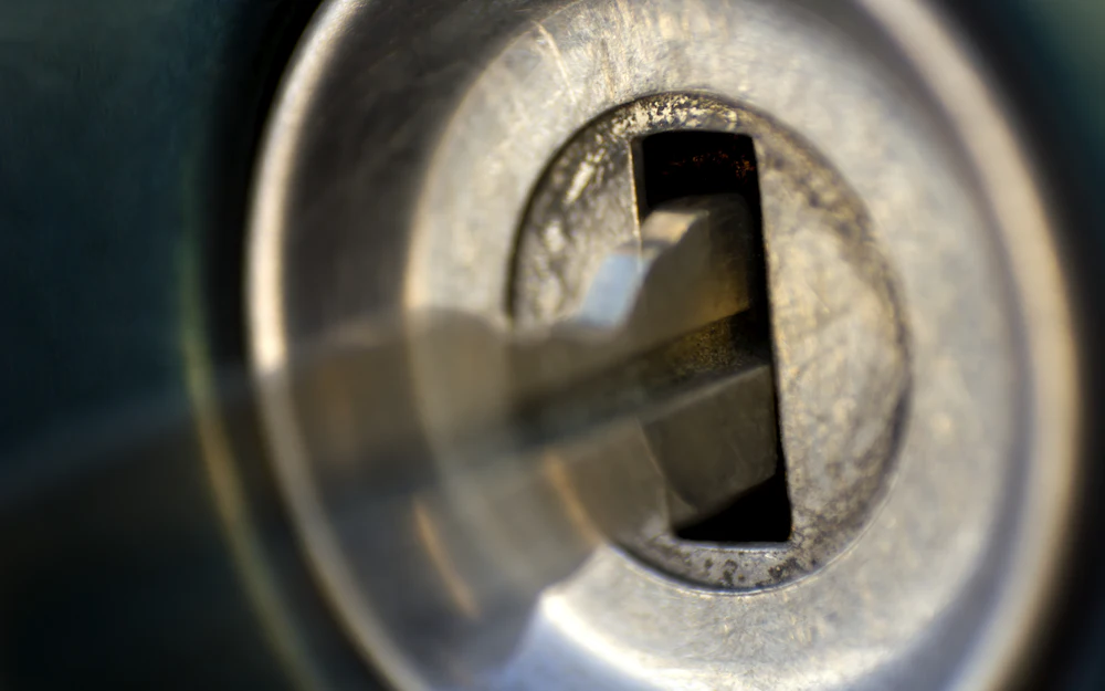 Key turning in a door lock